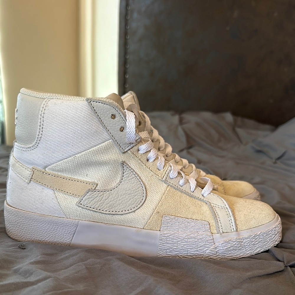 Nike White/ Tan High-Top Sneakers/ Men’s 6.5/Womens 8.5 EUC